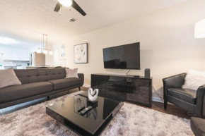 The Modern Serenity Townhome -10 mins to Horsepark